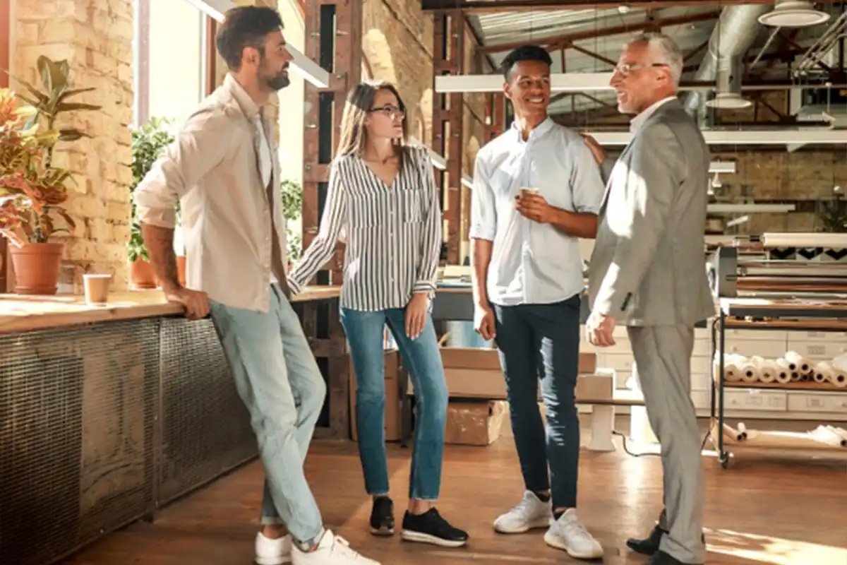 Live Among CEOs& HNIs